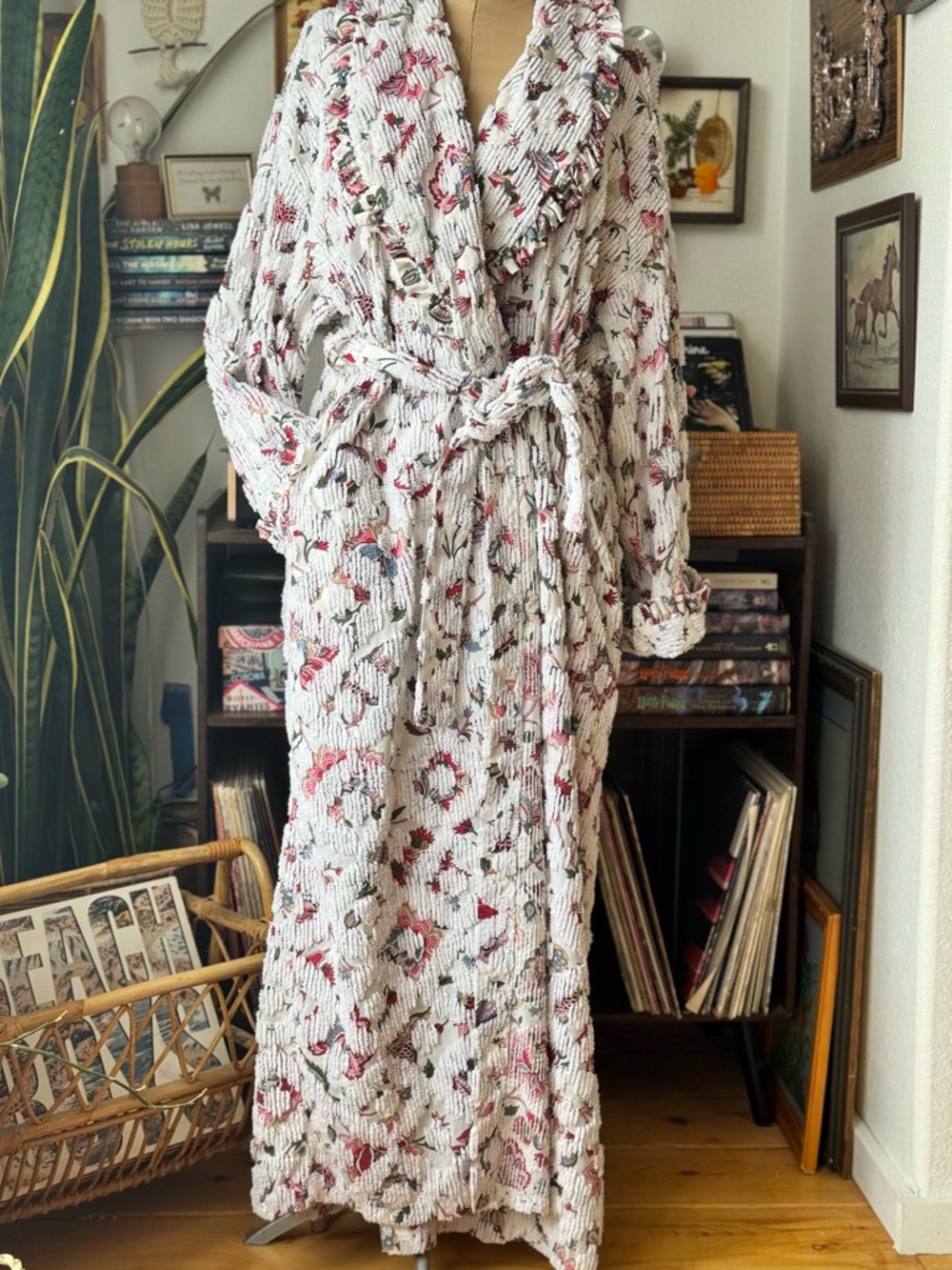 VTG Stan Herman Neiman Marcus 70’s Robe Chenille Floral Cottage Medium